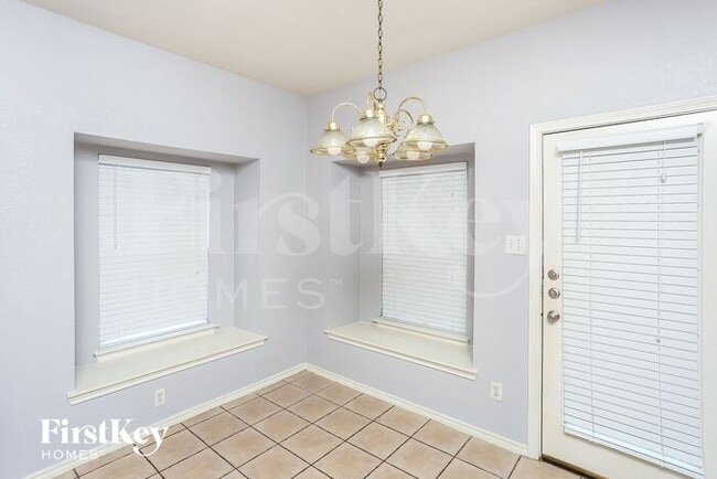 Building Photo - 7949 Greengate Dr