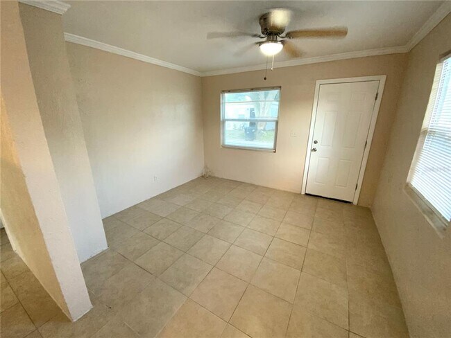 Building Photo - 1009 Vine Ave