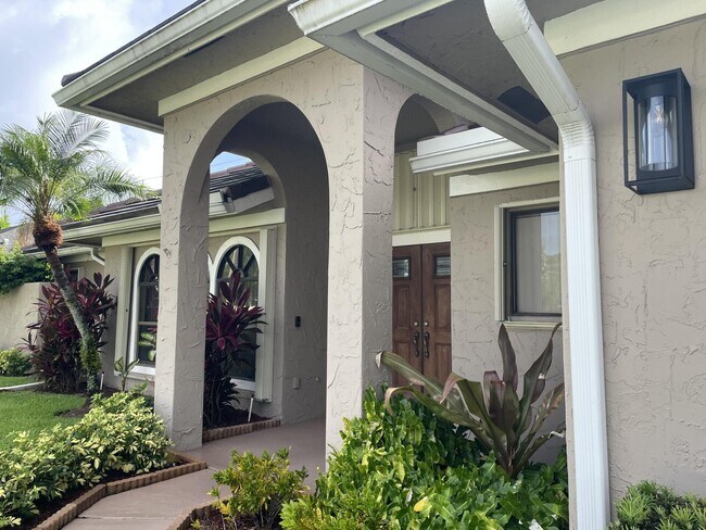 Building Photo - 1250 Barnstaple Cir