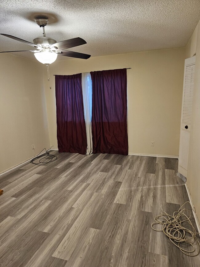 Foto del edificio - 2219 NW 59th Ave