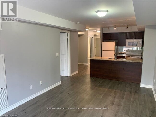 Photo du bâtiment - 761-761 Bay St.