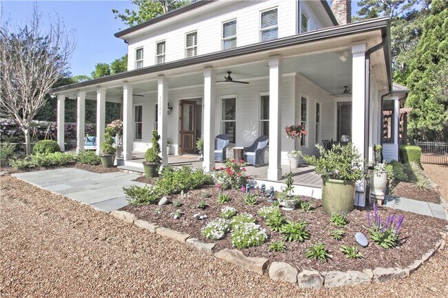 Building Photo - 1224 Minhinette Dr