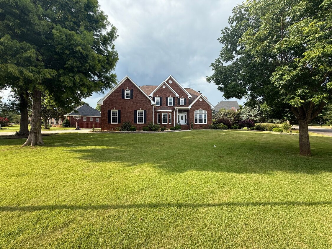 Primary Photo - Spacious 5-Bedroom Home on a Corner Lot in...