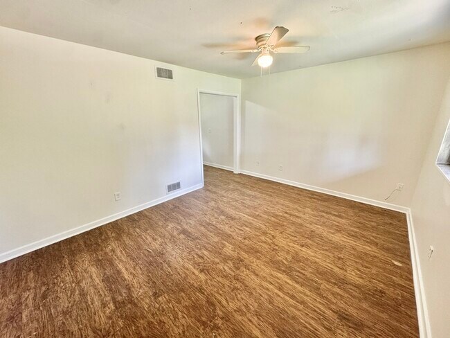 Building Photo - 2235 Charjean Rd