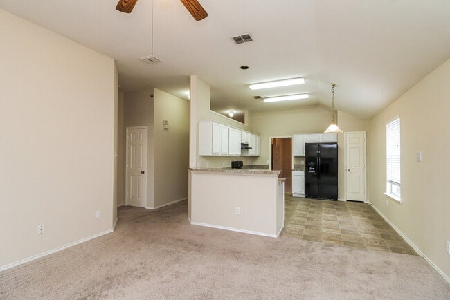 Building Photo - 2807 N Hampton Dr