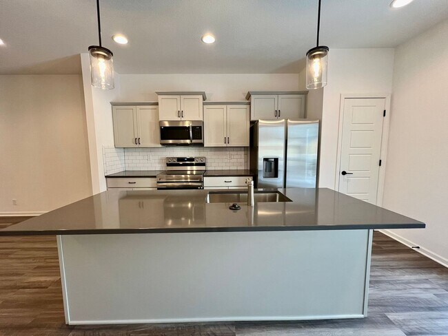 Foto del edificio - 15801 Riley St