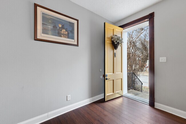 Foto del edificio - 4066 Phillips Ave