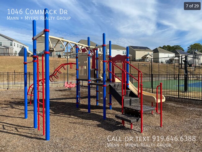 Building Photo - 1046 Commack Dr