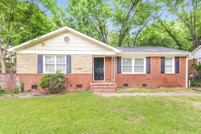 Foto del edificio - 2812 Denview Ln