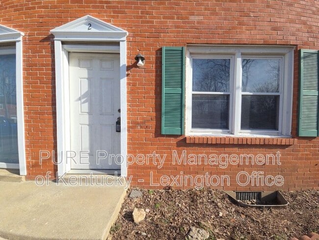 Building Photo - 305 Lake St