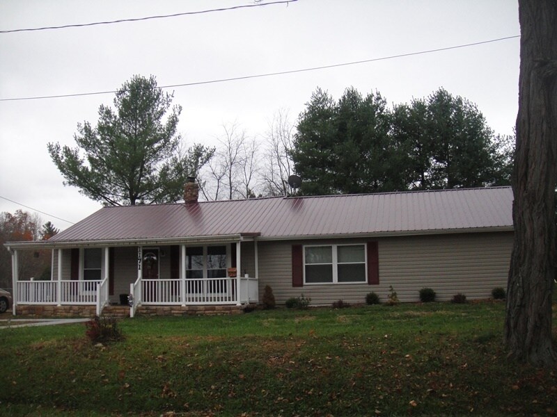 Primary Photo - Blacksburg, 3BR / 2BA, Available July 1st