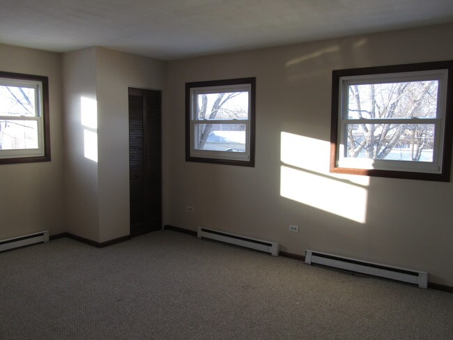 Building Photo - 2108 Elim Ave