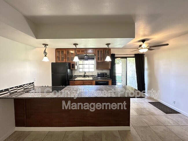 Foto del edificio - 5300 E Waverly Dr