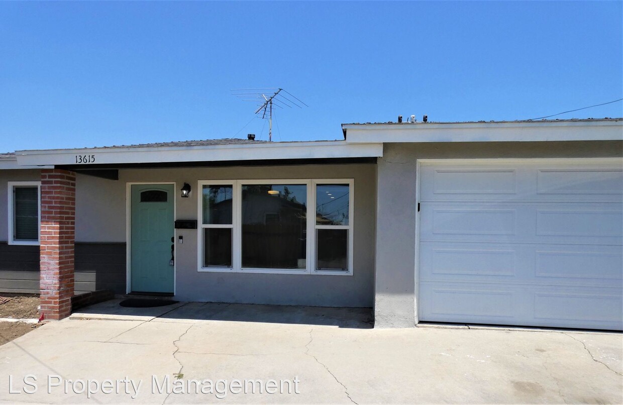 Primary Photo - 2 br, 1 bath House - 13615 Foxley Dr.