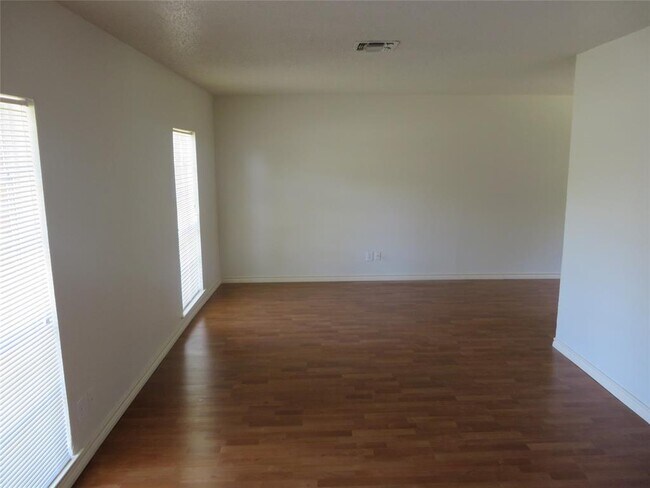Foto del edificio - 4511 W Village Ct