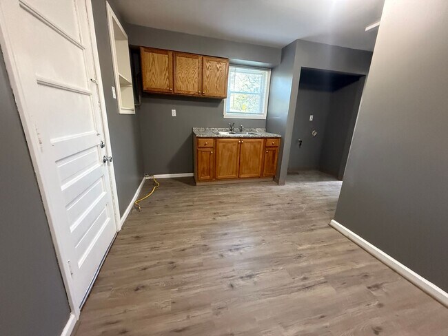 Foto del edificio - 2 bedroom home - Ferguson - Remodeled -1st...