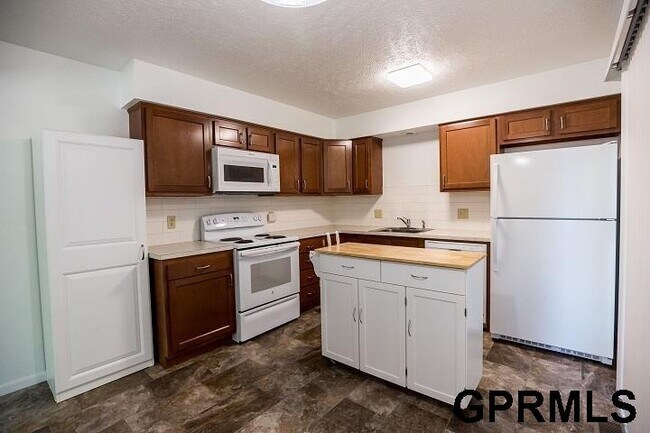 Building Photo - 2309 Brighton Dr