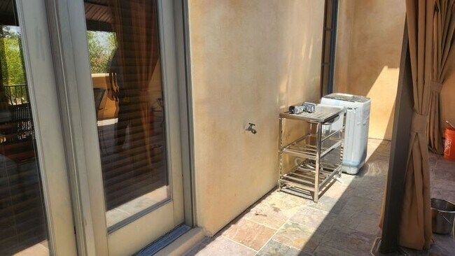 Foto del edificio - Fully Furnished! Charming 1BED/1BATH private space located in the desirable North Scottsdale !