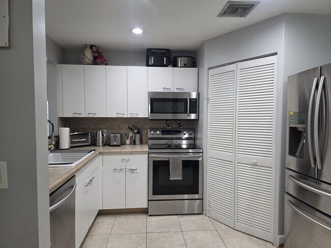 Foto del edificio - 1205 NW 50th St