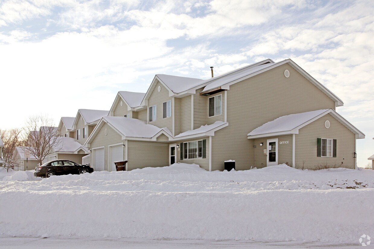 Foto principal - Huski Townhomes