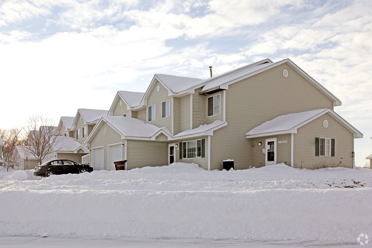 Primary Photo - Huski Townhomes