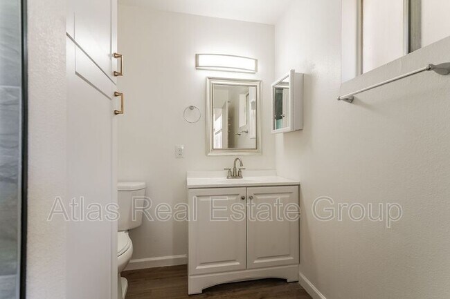 Building Photo - 3933 W Barnes Ln