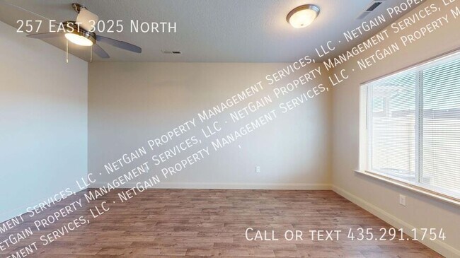 Building Photo - Pet Friendly 3 Bedroom Cedar Bend Townhome