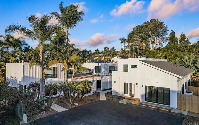 Foto del edificio - 256 Hillcrest Dr