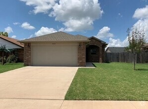 Building Photo - 925 Heather Ln