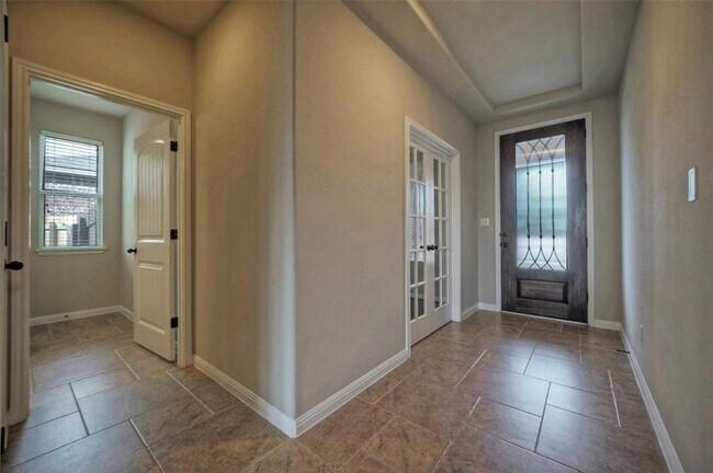 Building Photo - 2855 Garlic Creek Dr