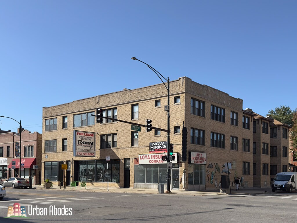 Foto principal - 2405 W Wilson Ave