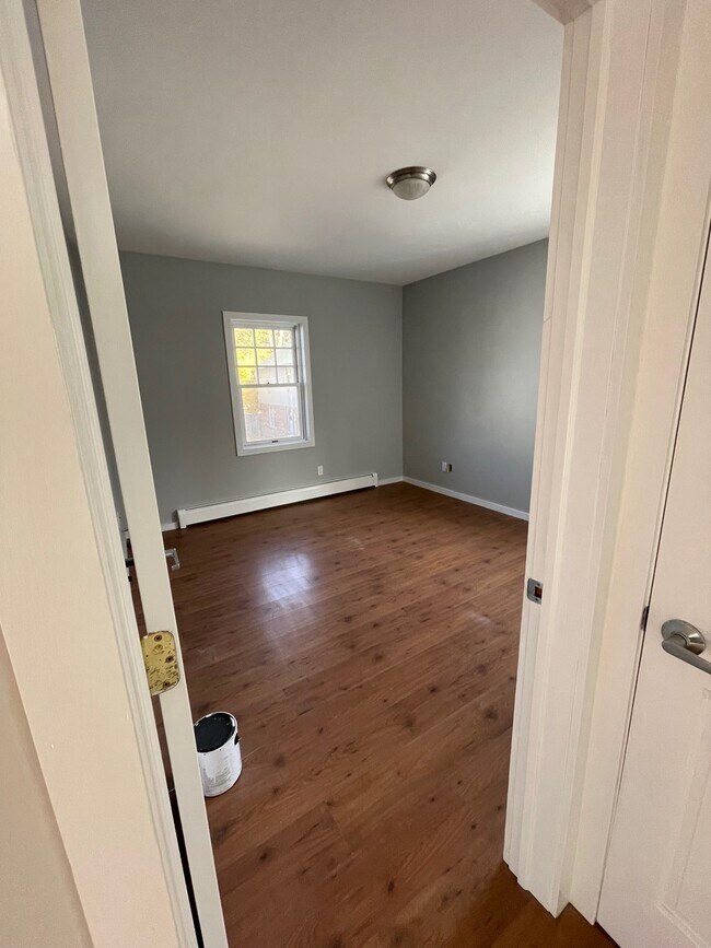 Bedrrom - 43 Main St