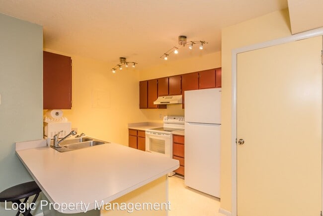Building Photo - 1206 Waterside Cove