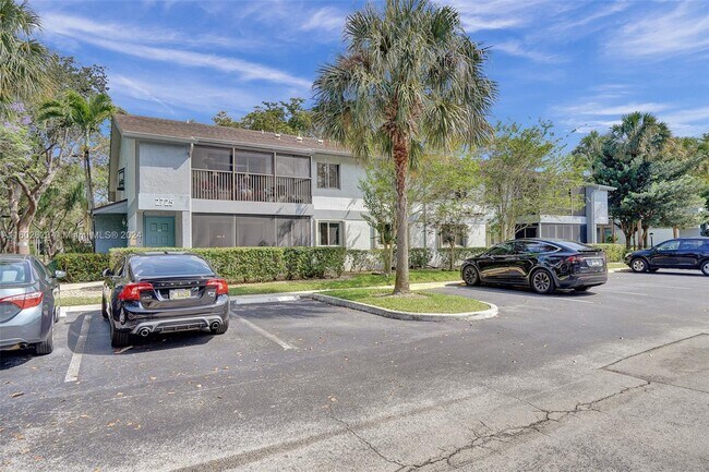 Foto del edificio - 2725 S Oakland Forest Dr