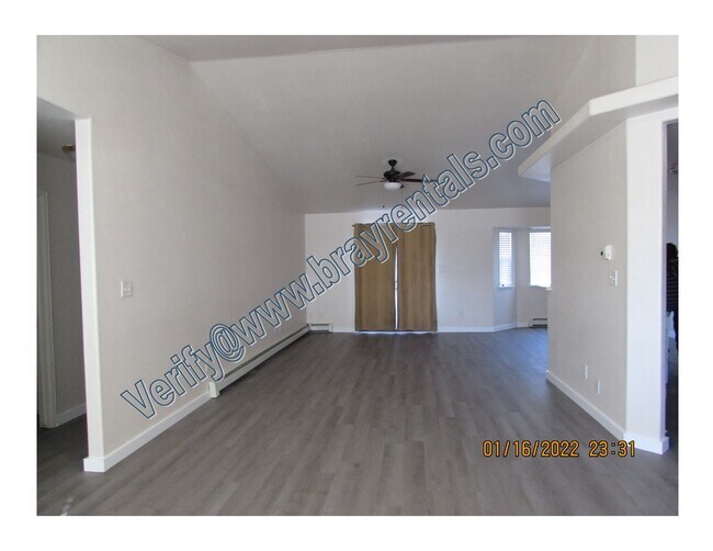 Building Photo - 555 Mica Dr