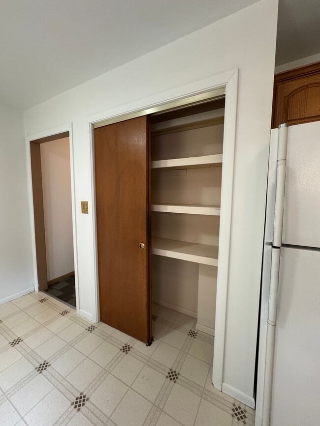Building Photo - 3025 Greenbrier Ave