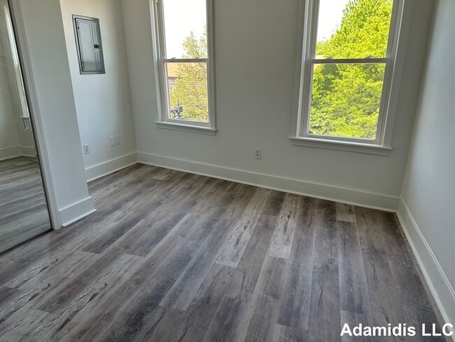 Building Photo - 4 Boston St