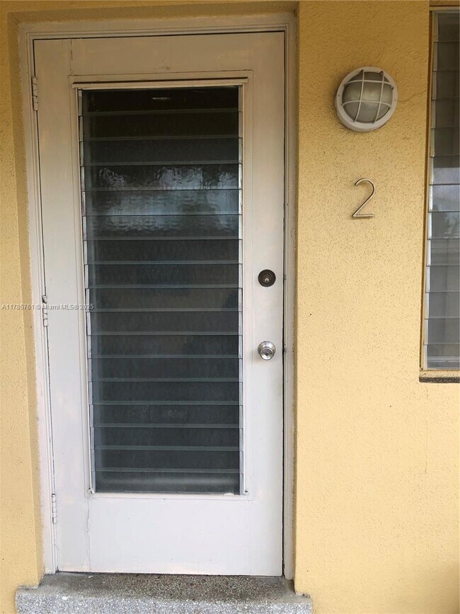 Foto del edificio - 1723 Johnson St