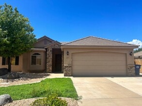 Building Photo - 673 Andrea Ln