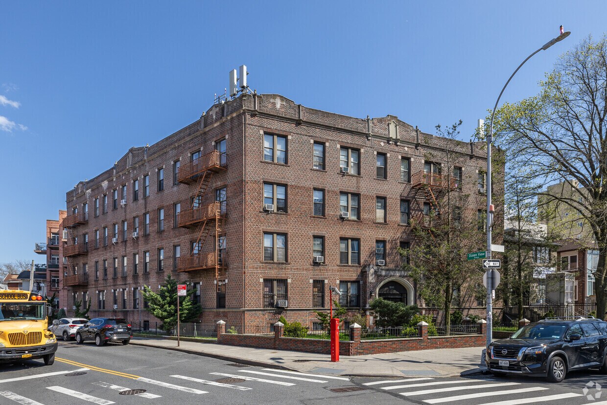 2985 Ocean Pky Brooklyn, NY 11235 - 2985 Ocean Pky