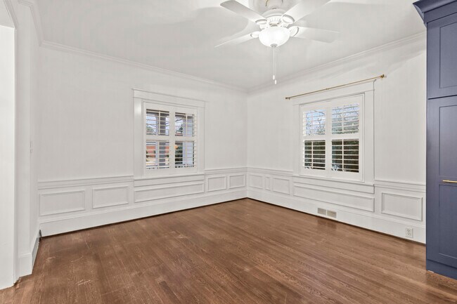 Foto del edificio - 1502 Tryon Rd