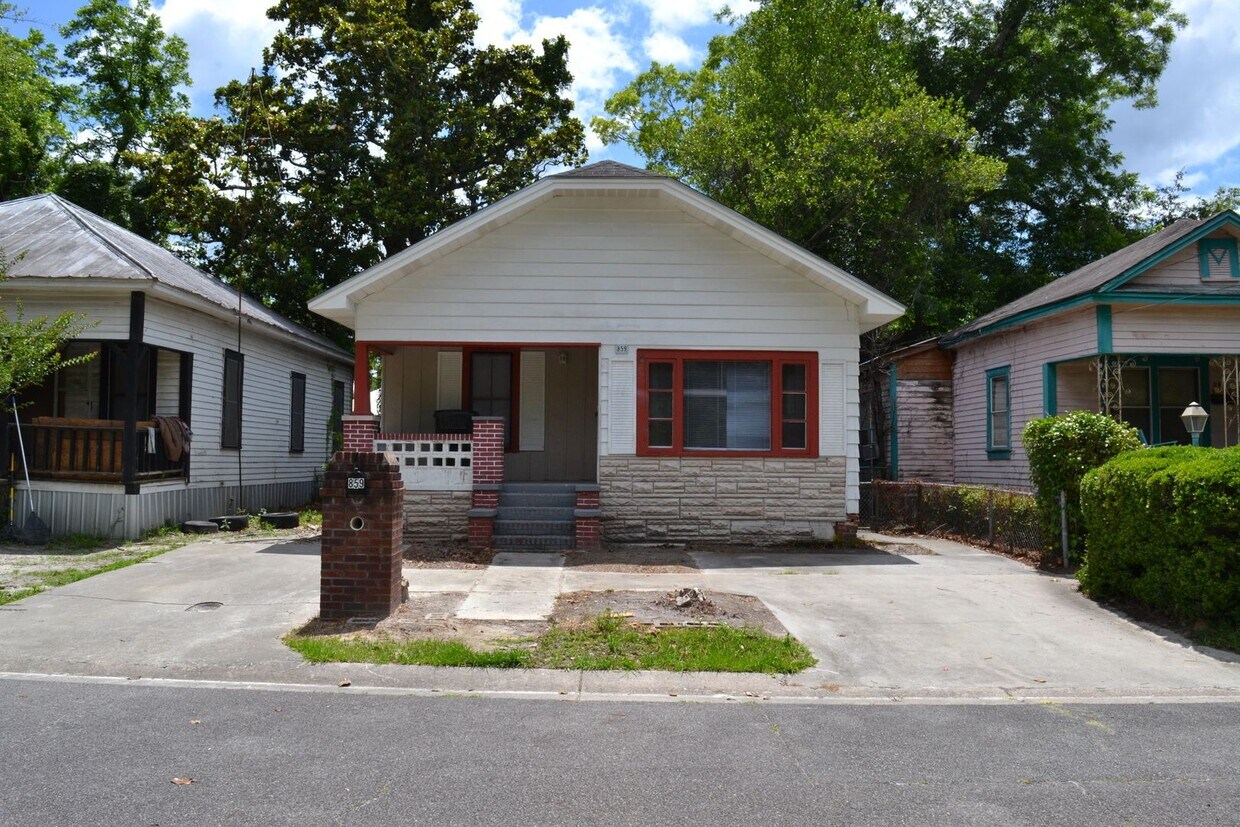 Primary Photo - 859 Thomas Street