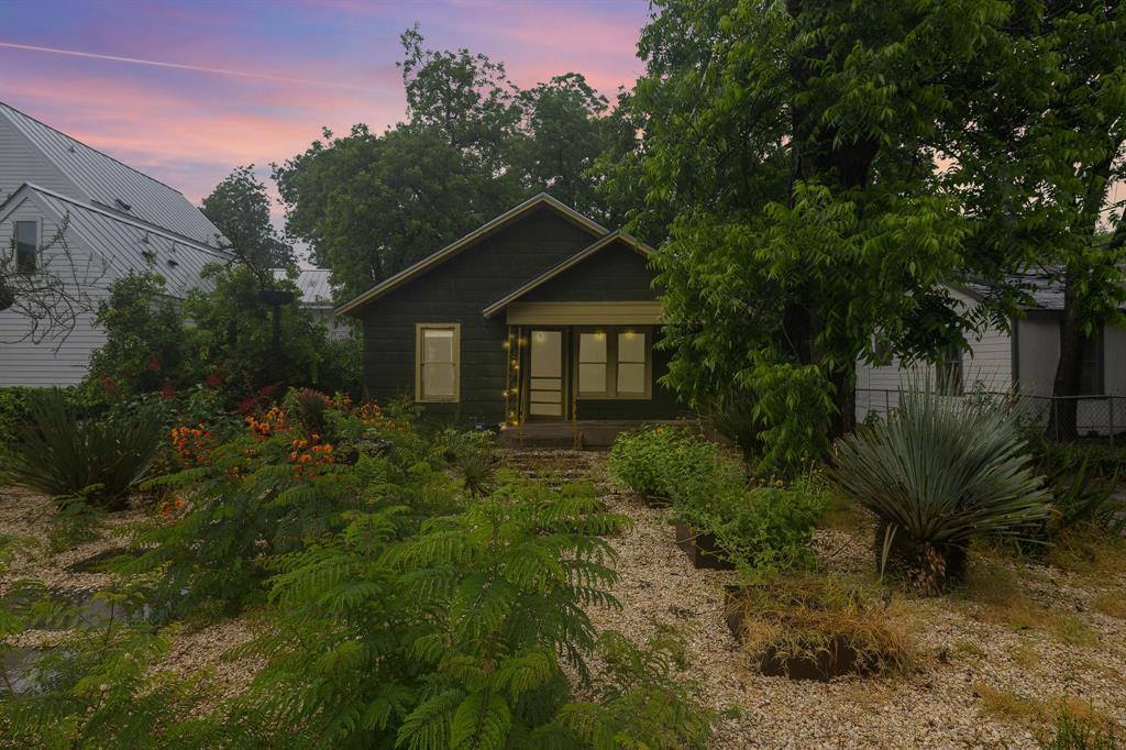 Foto principal - 1710 Haskell St