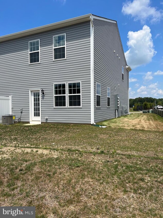 Primary Photo - 82 Arlotta St