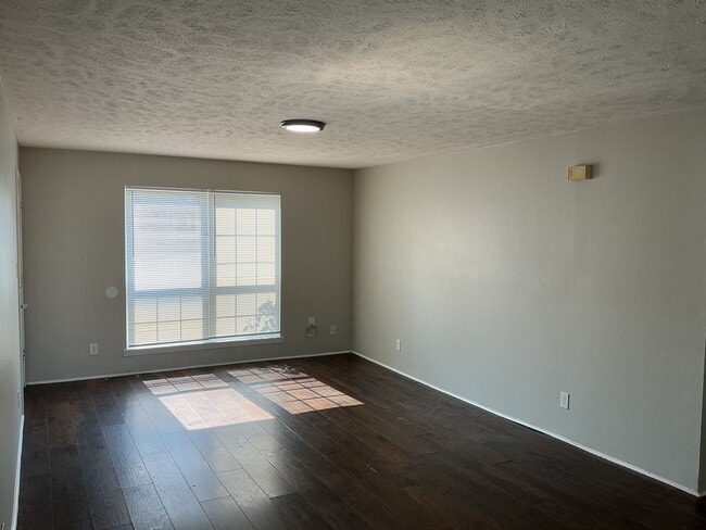Building Photo - 251 Tinker Hill Cv