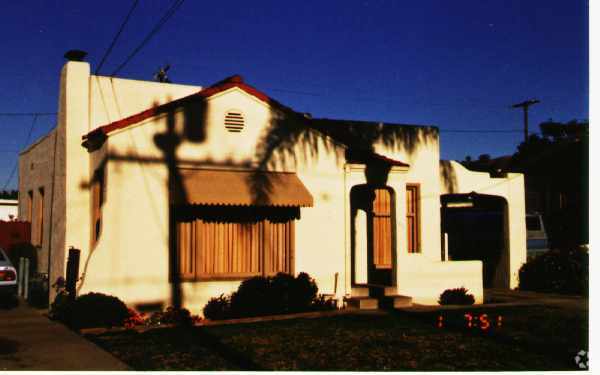 Building Photo - 95 S Santa Rosa