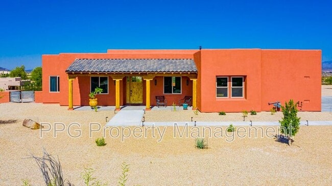 Building Photo - 335 Latigo Way