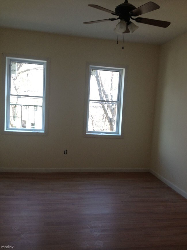 Building Photo - 1 br, 1 bath  - 122 Lincoln St