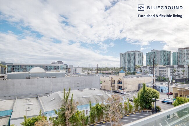 Foto del edificio - 4210 Del Rey Ave