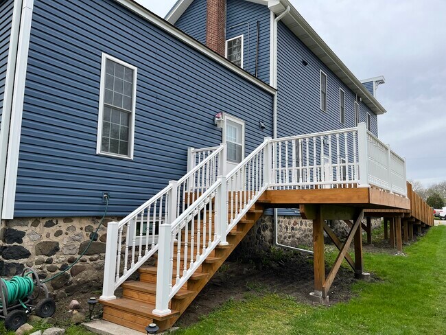 Foto del edificio - 11323 Fox River Rd